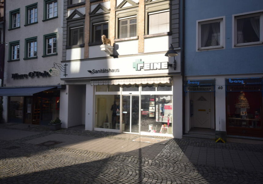 3187-kurz#Gebäudeaussenansicht 1 mit Schaufenster