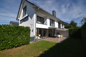 Eindrucksvolles Familiendomicil – 
Moderne Doppelhaushälfte in sonniger Wohnlage von Grünkraut, 88287 Grünkraut, Doppelhaushälfte