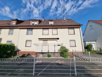 Ravensburg-Oberzell
Vermietetes 3-Familien-Haus im Ortskern mit 5 Garagen, 88213 Ravensburg / Oberzell, Mehrfamilienhaus