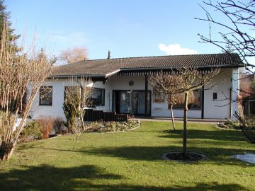 Gepflegter, freistehender Bungalow in Baindt, 88255 Baindt, Einfamilienhaus
