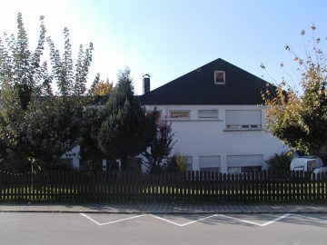 Ideal für Handwerker und Bastler: renovierungsbedürftiges 1-2 Familienhaus mit ELW in Grünkraut, 88287 Grünkraut, Einfamilienhaus