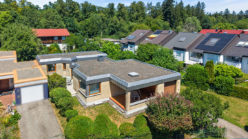 Ravensburg-Weststadt Gepflegter Bungalow mit weitläufigem Gartengrundstück, 88213 Ravensburg, Einfamilienhaus